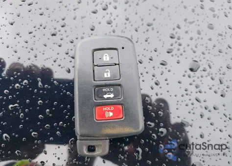 2016 Toyota Camry Hybrid Le z USA, uszkodzony, nr VIN 4T1BD1FK1GU191308